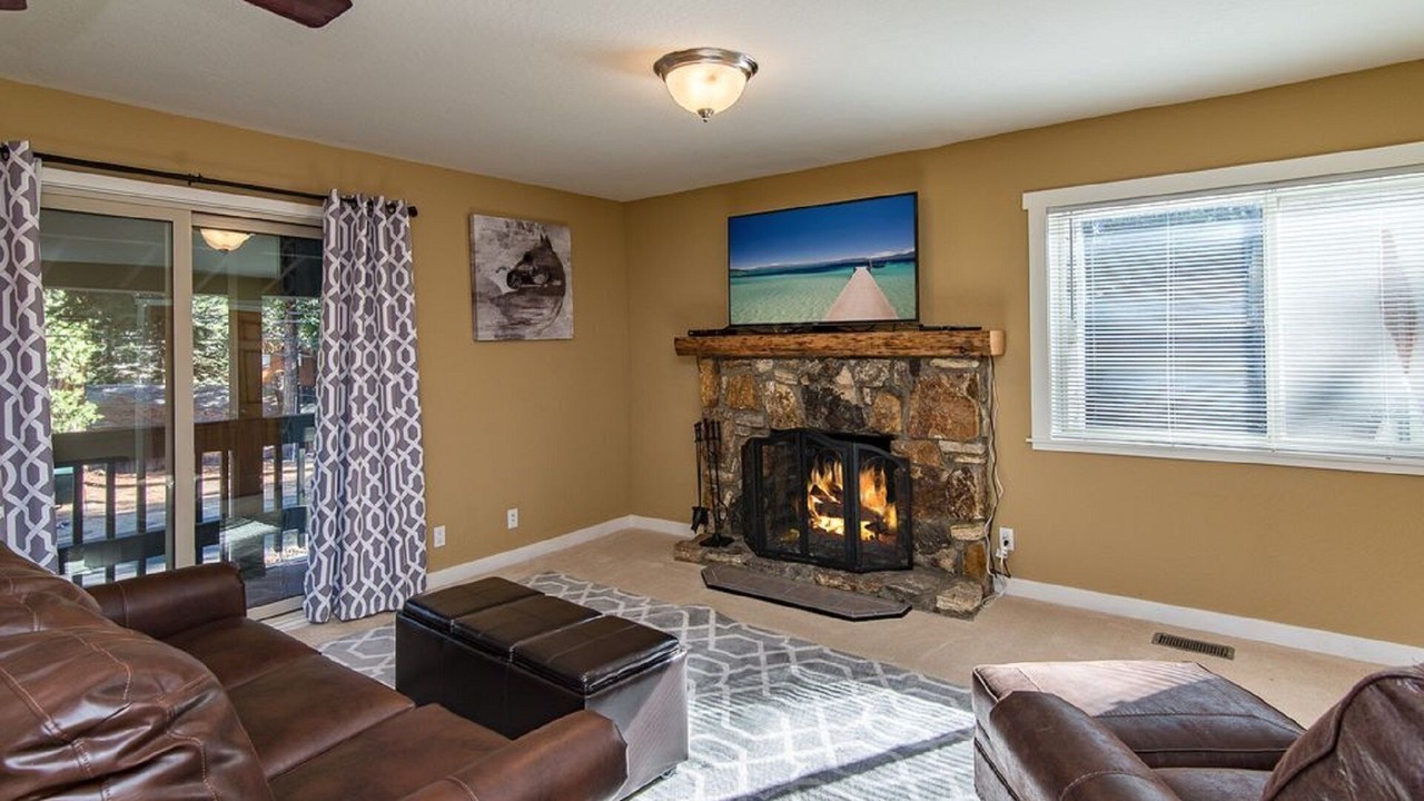 Photo of Livingroom in Tahoma