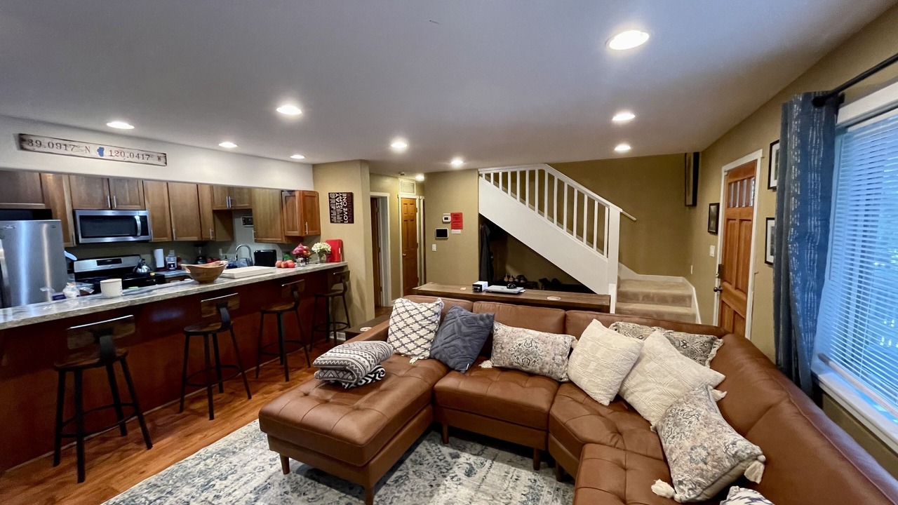 Photo of Livingroom in Tahoma