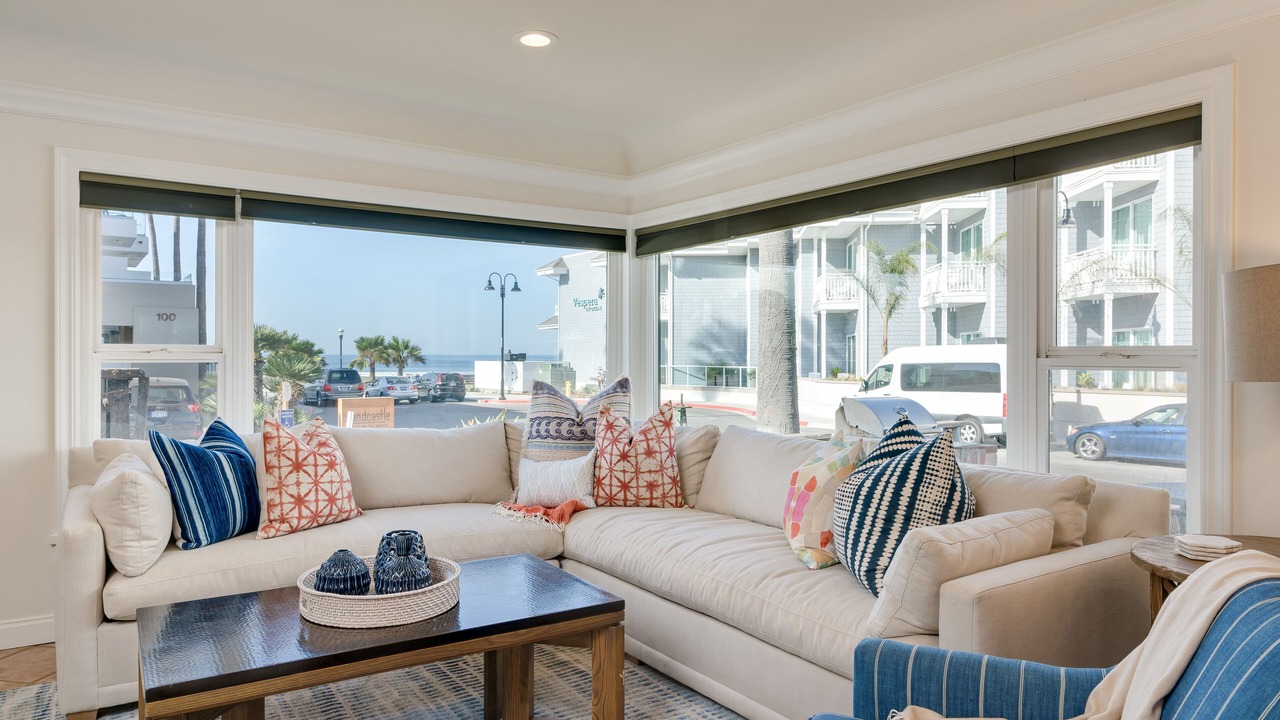 Photo of Livingroom in Downtown