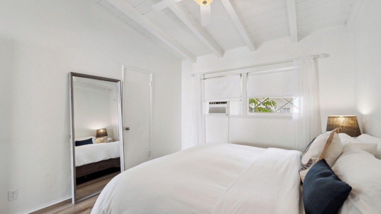 Photo of Bedroom in Eastern Malibu
