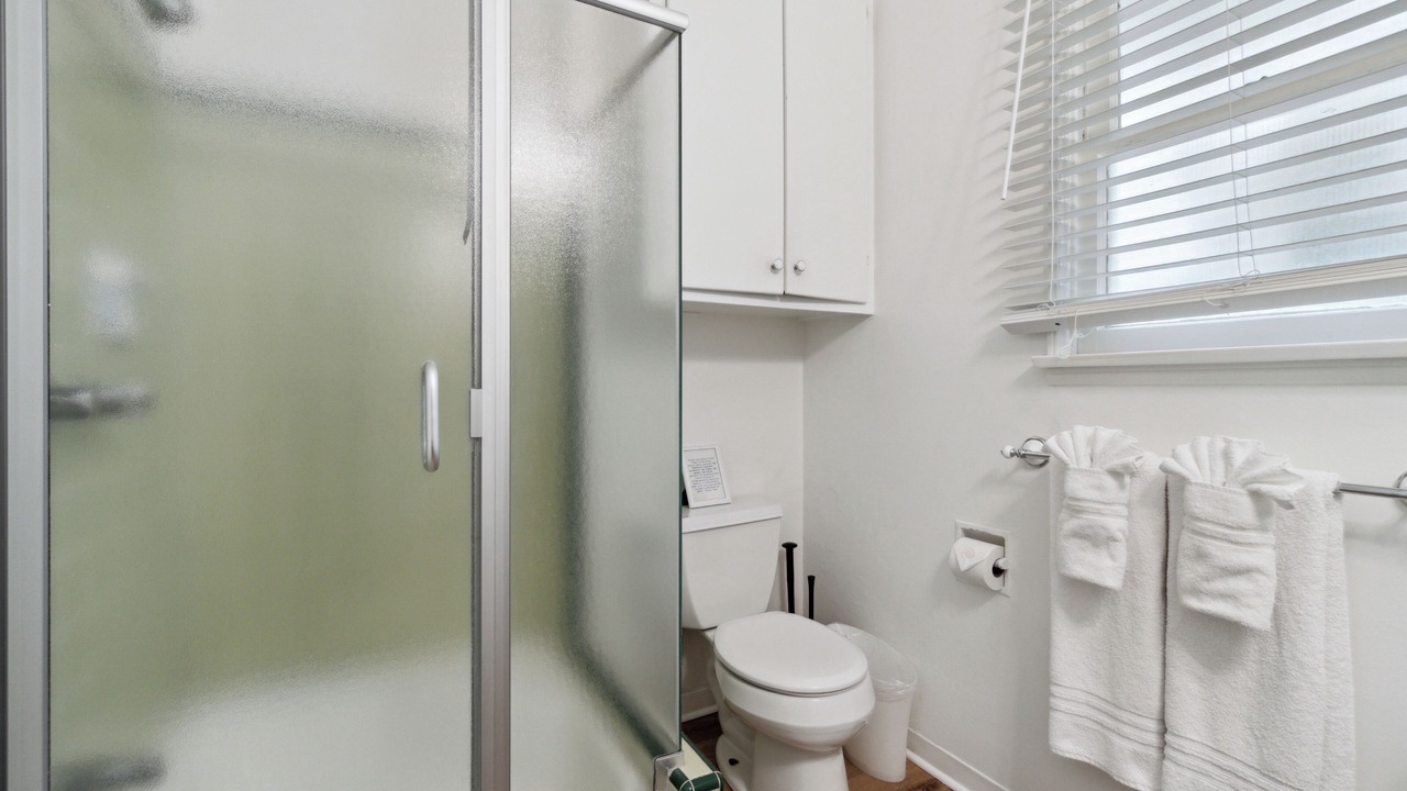 Photo of Bathroom in Eastern Malibu