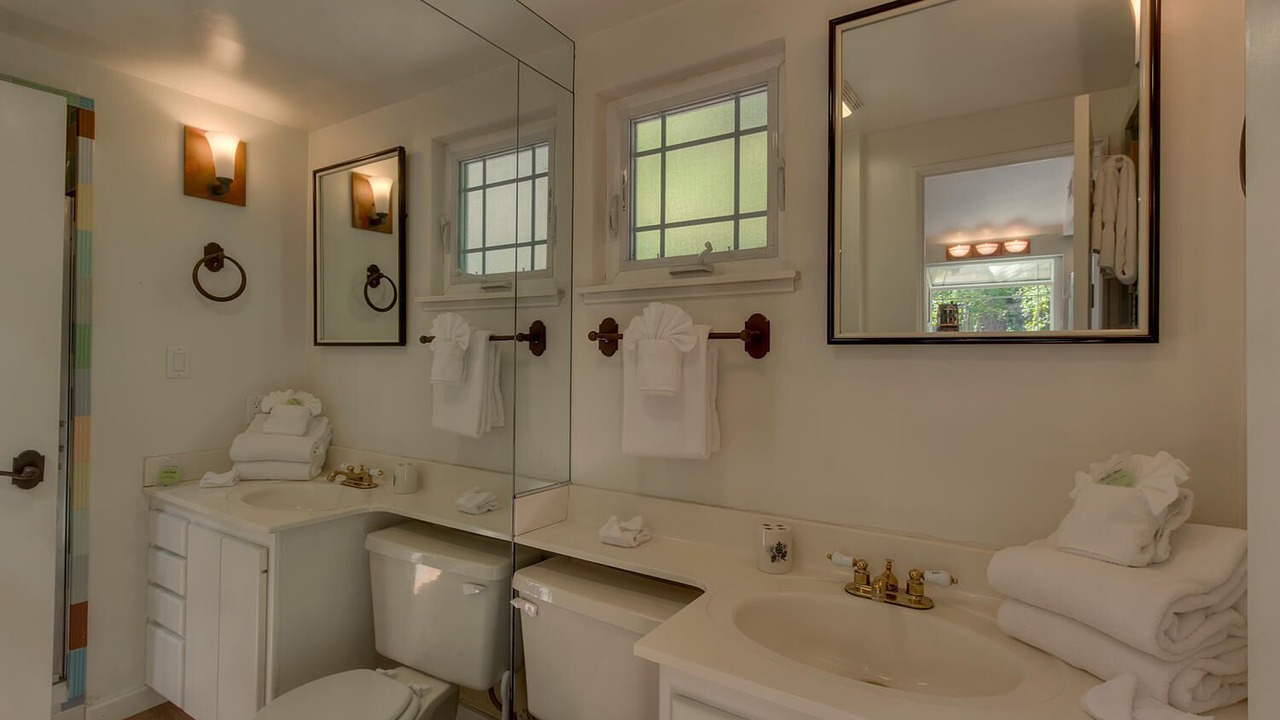 Photo of Bathroom in Tahoma