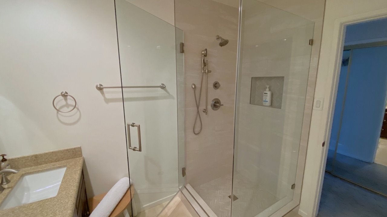 Photo of Bathroom in Ladera Heights