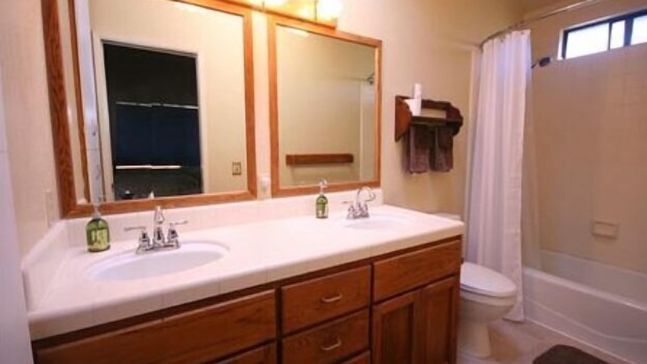 Photo of Bathroom in Park Hill