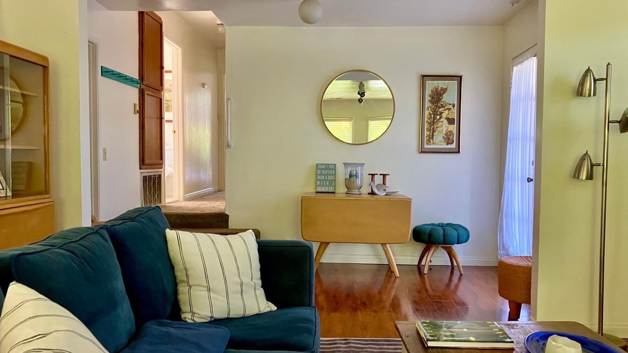 Photo of Livingroom in Happy Hill