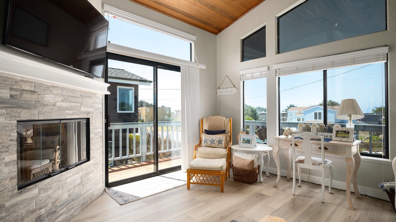 Photo of Livingroom in Marine Terrace