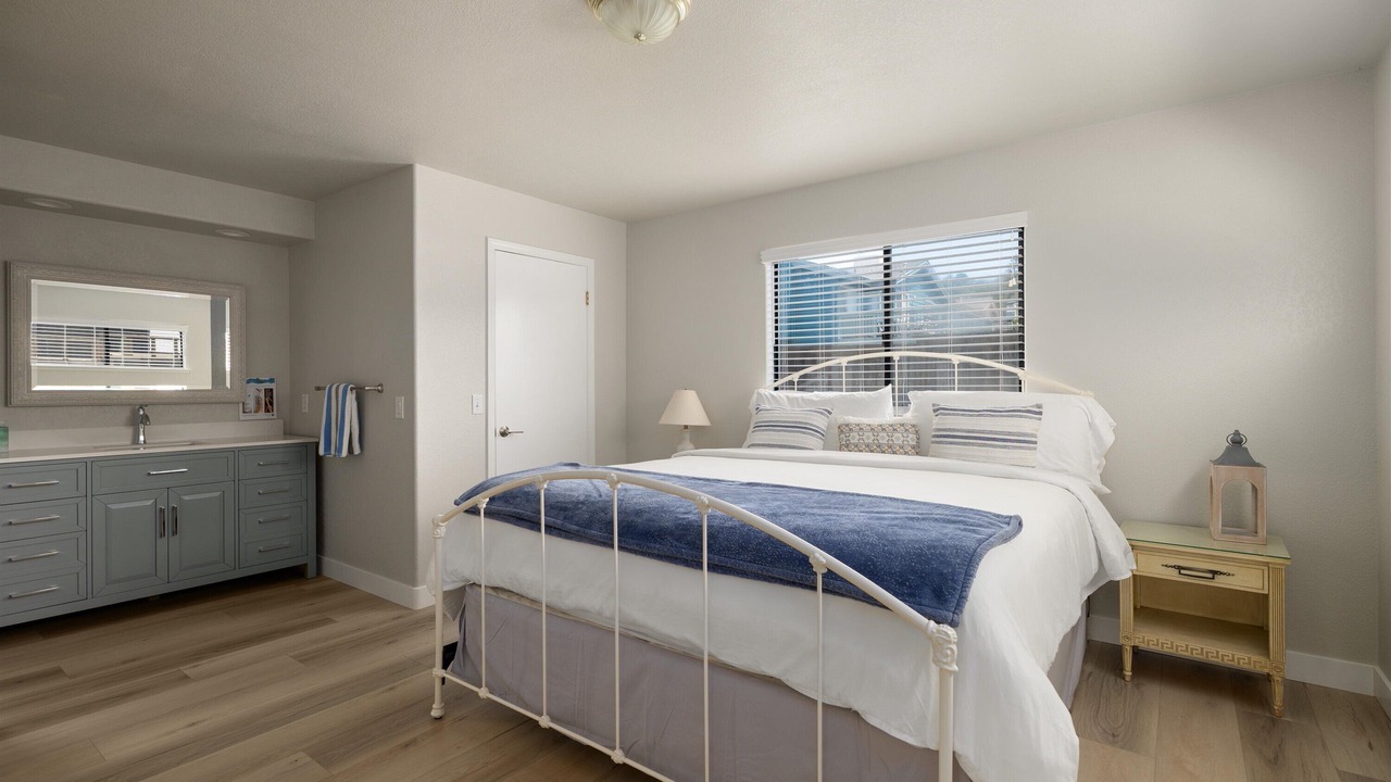Photo of Bedroom in Marine Terrace