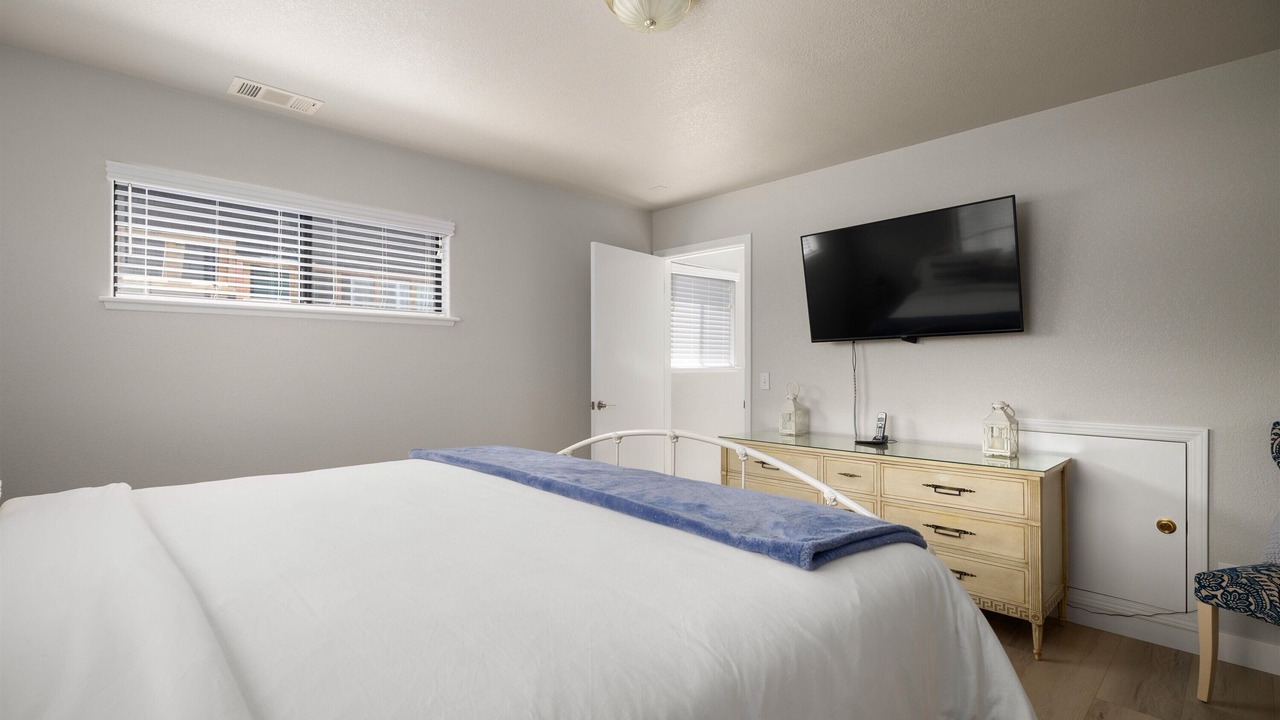 Photo of Bedroom in Marine Terrace