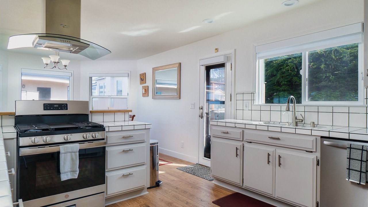 Photo of Kitchen in Marine Terrace