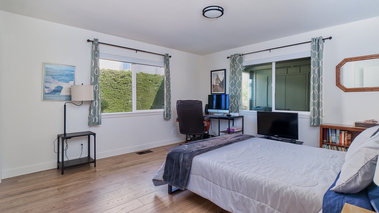 Photo of Bedroom in Marine Terrace