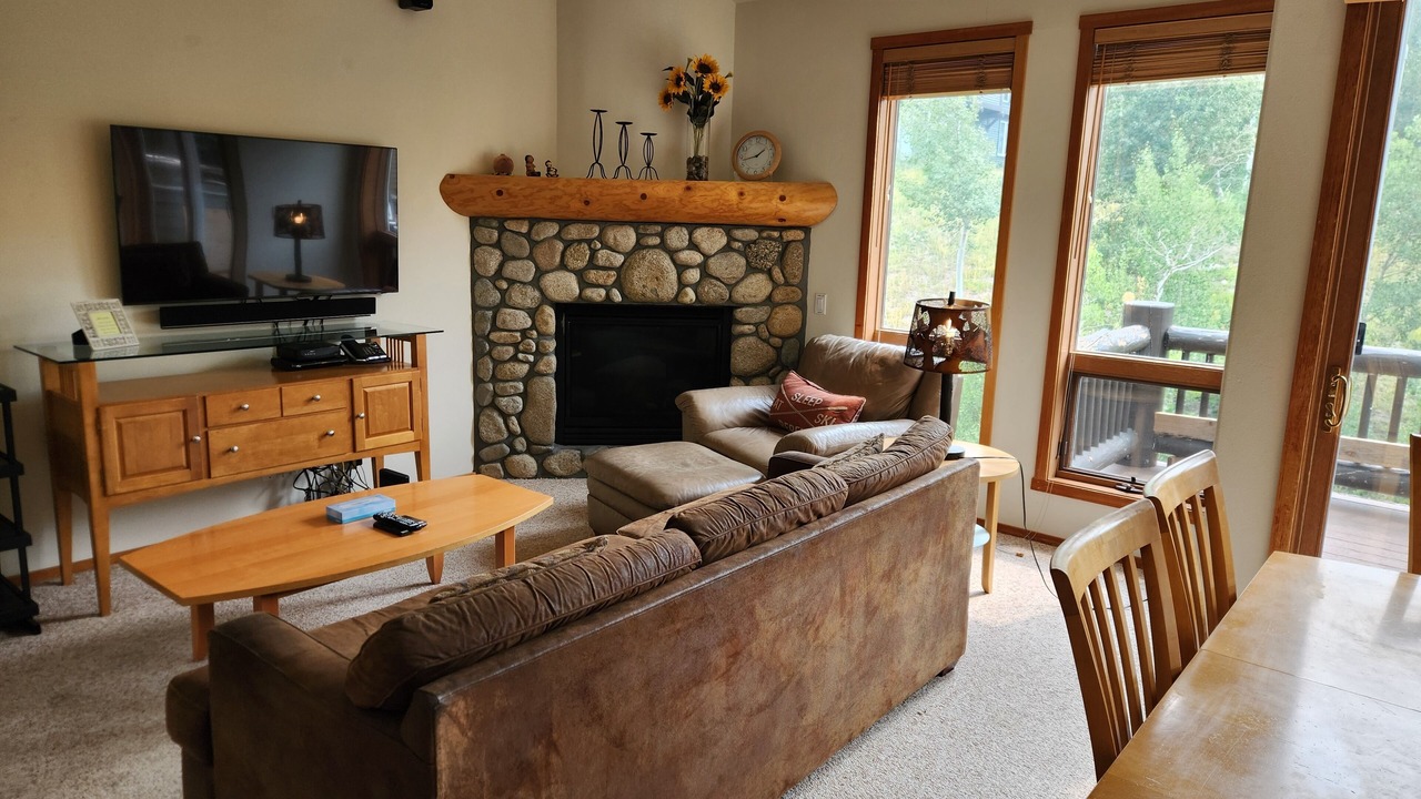 Photo of Livingroom in Mammoth Lakes