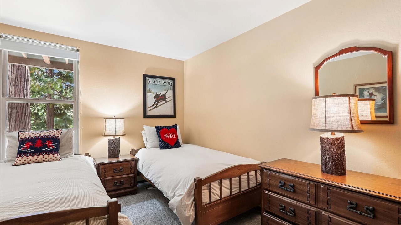 Photo of Bedroom in Dollar Point
