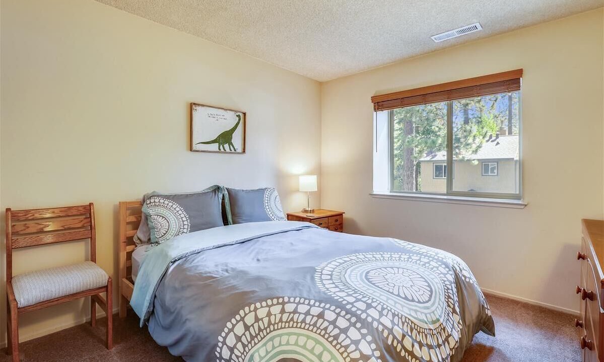Photo of Bedroom in Lake Forest