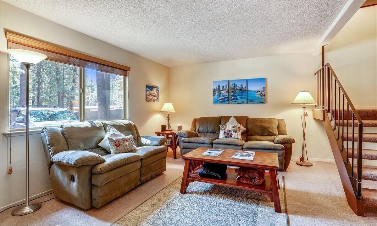 Photo of Livingroom in Lake Forest