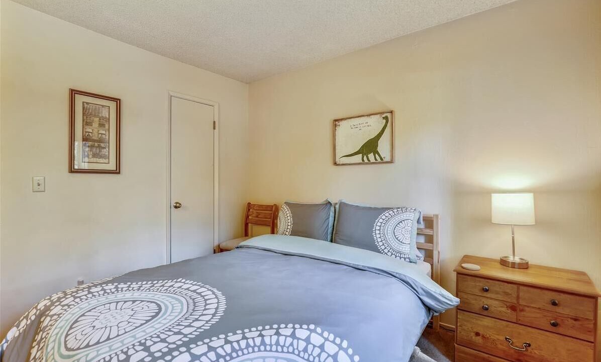 Photo of Bedroom in Lake Forest
