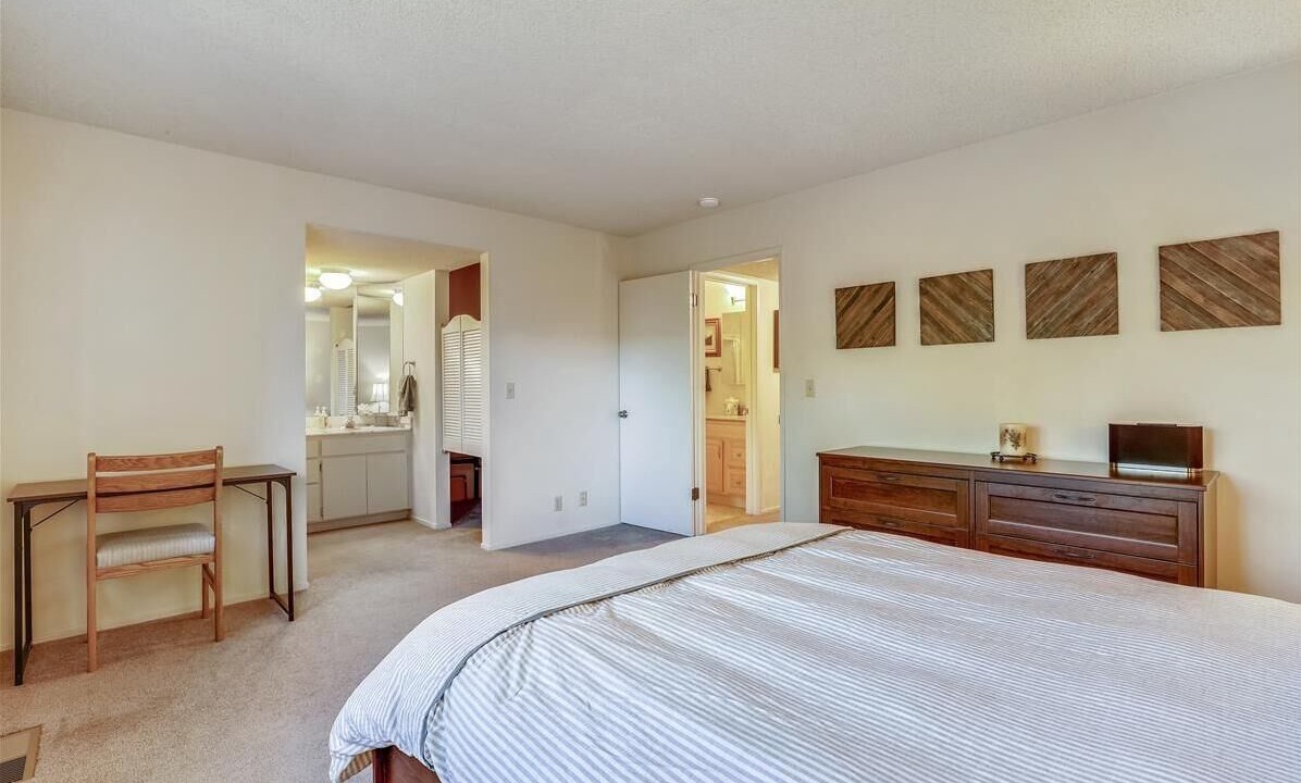 Photo of Bedroom in Lake Forest