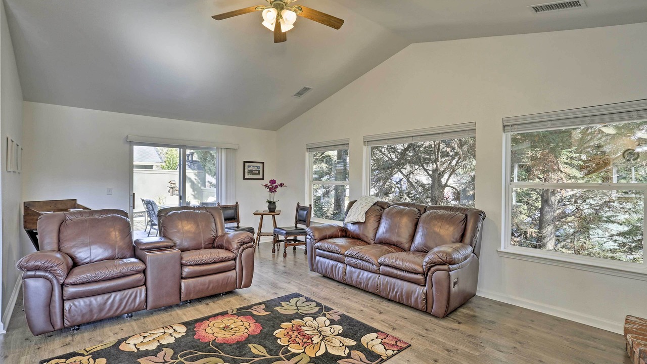 Photo of Bedroom in Mount Shasta