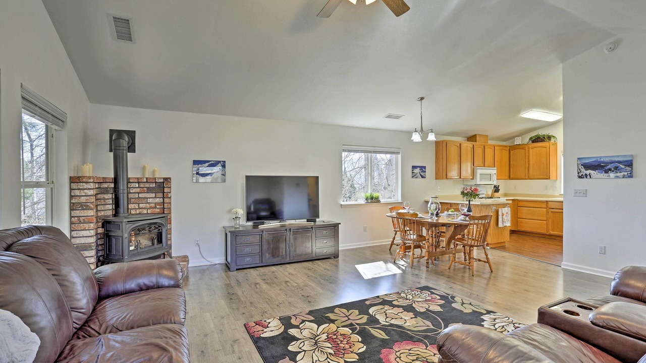 Photo of Bedroom in Mount Shasta