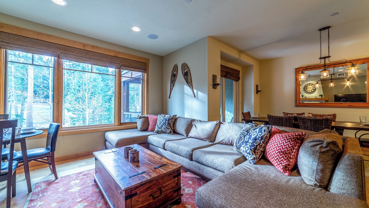 Photo of Livingroom in Woodwinds