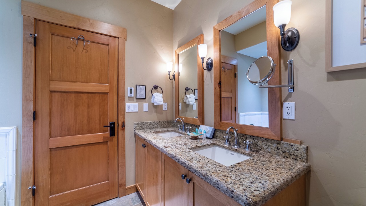Photo of Bathroom in Woodwinds