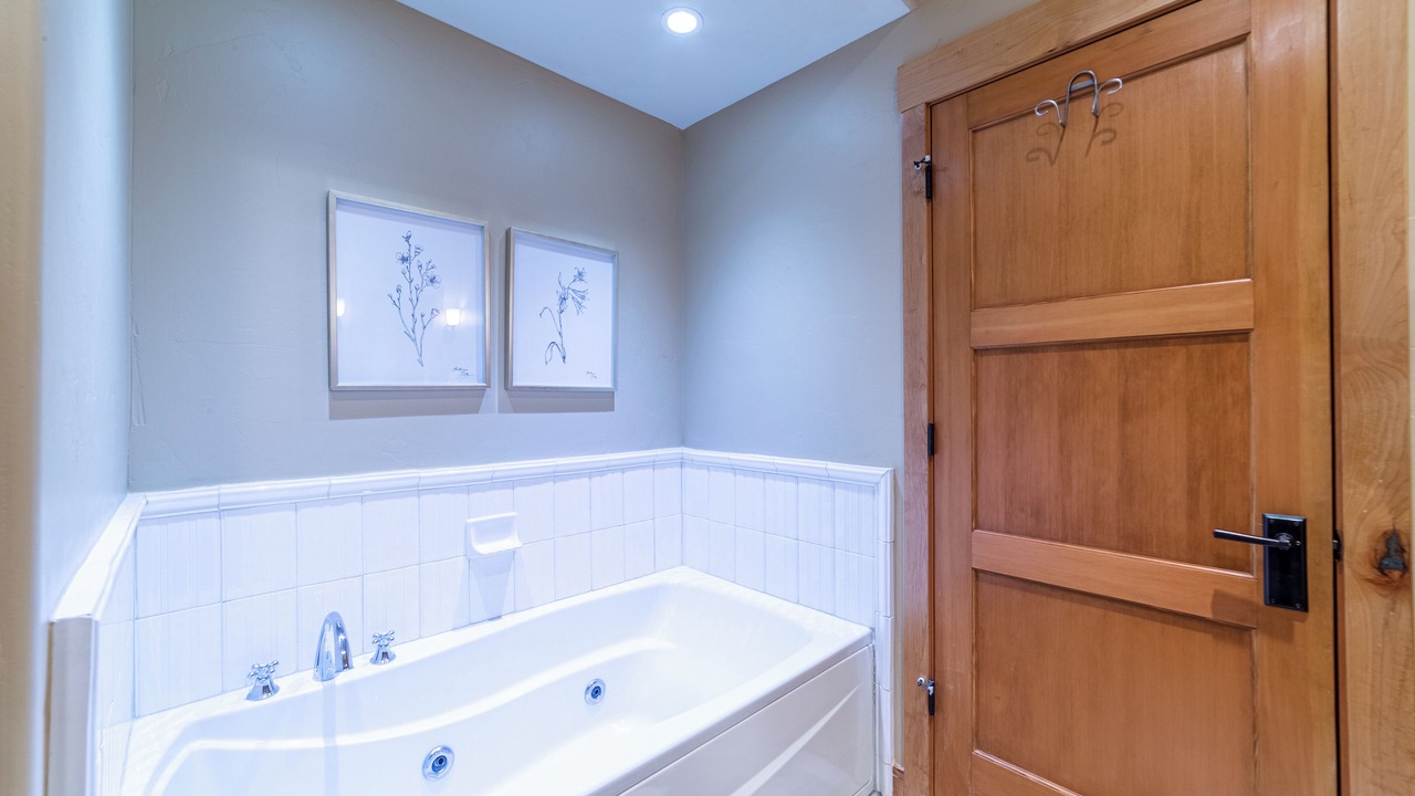 Photo of Bathroom in Woodwinds