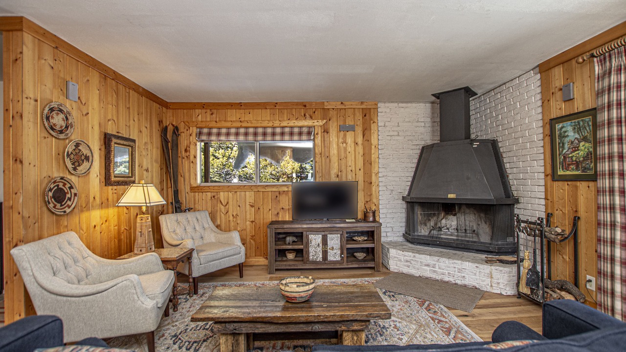 Photo of Livingroom in Tahoma