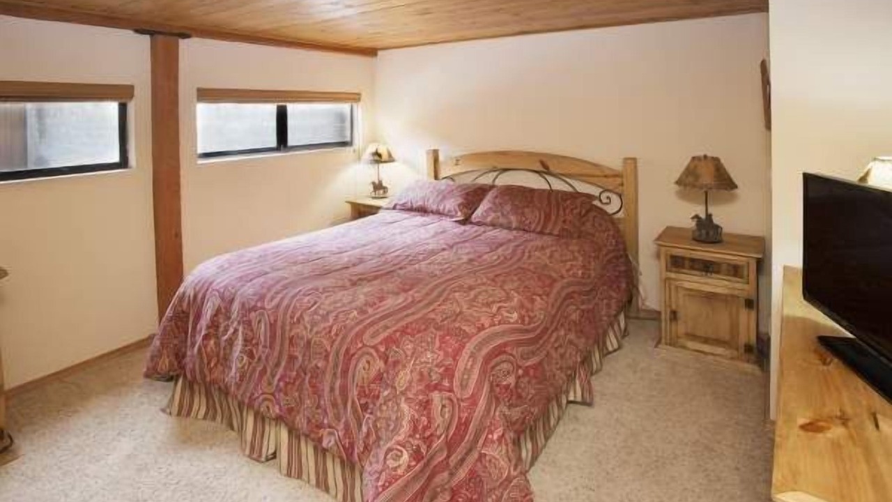 Photo of Bedroom in Mammoth Lakes