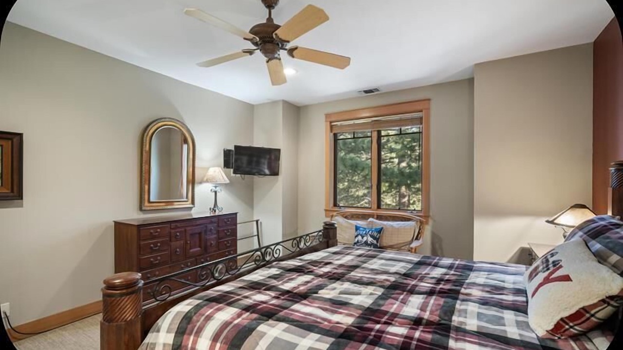 Photo of Bedroom in Mammoth Lakes