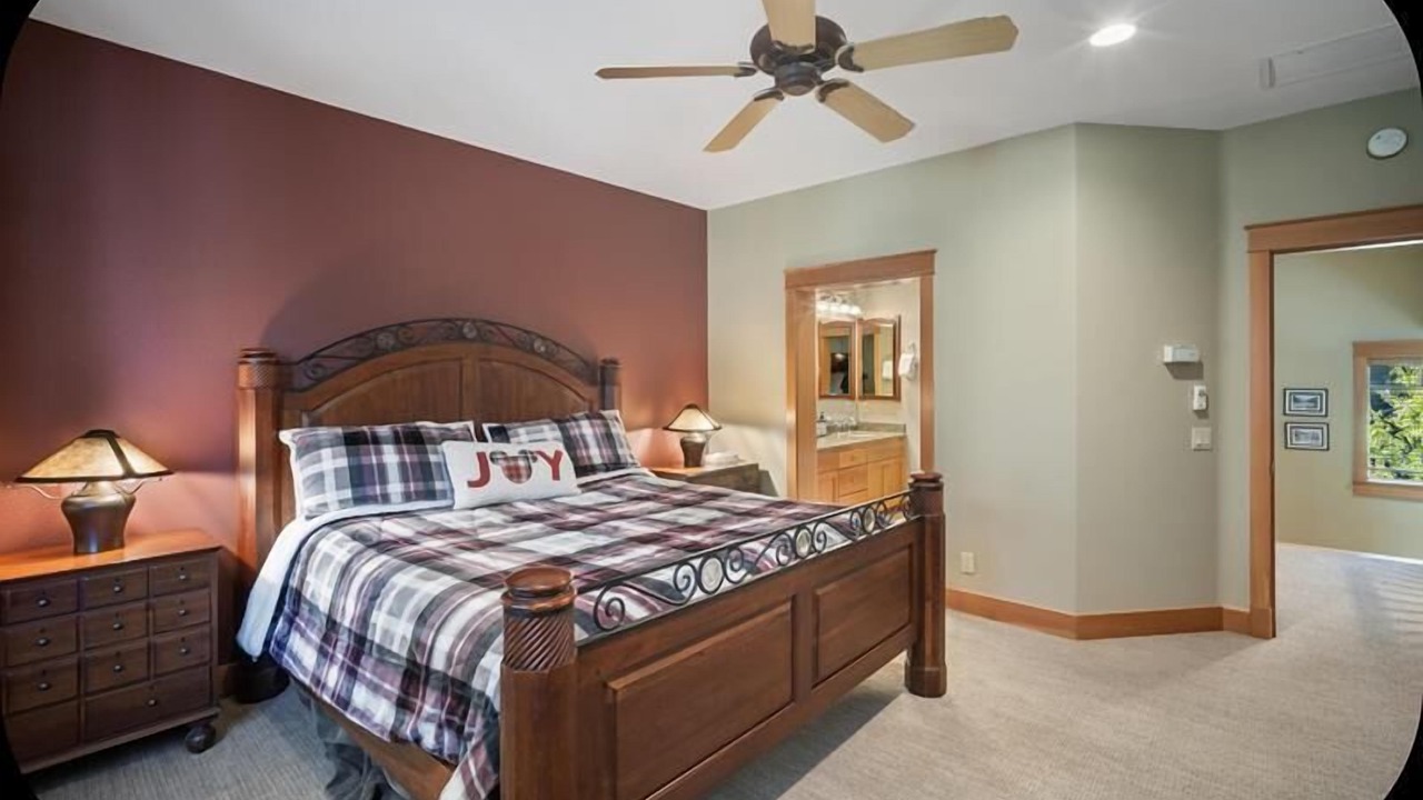 Photo of Bedroom in Mammoth Lakes