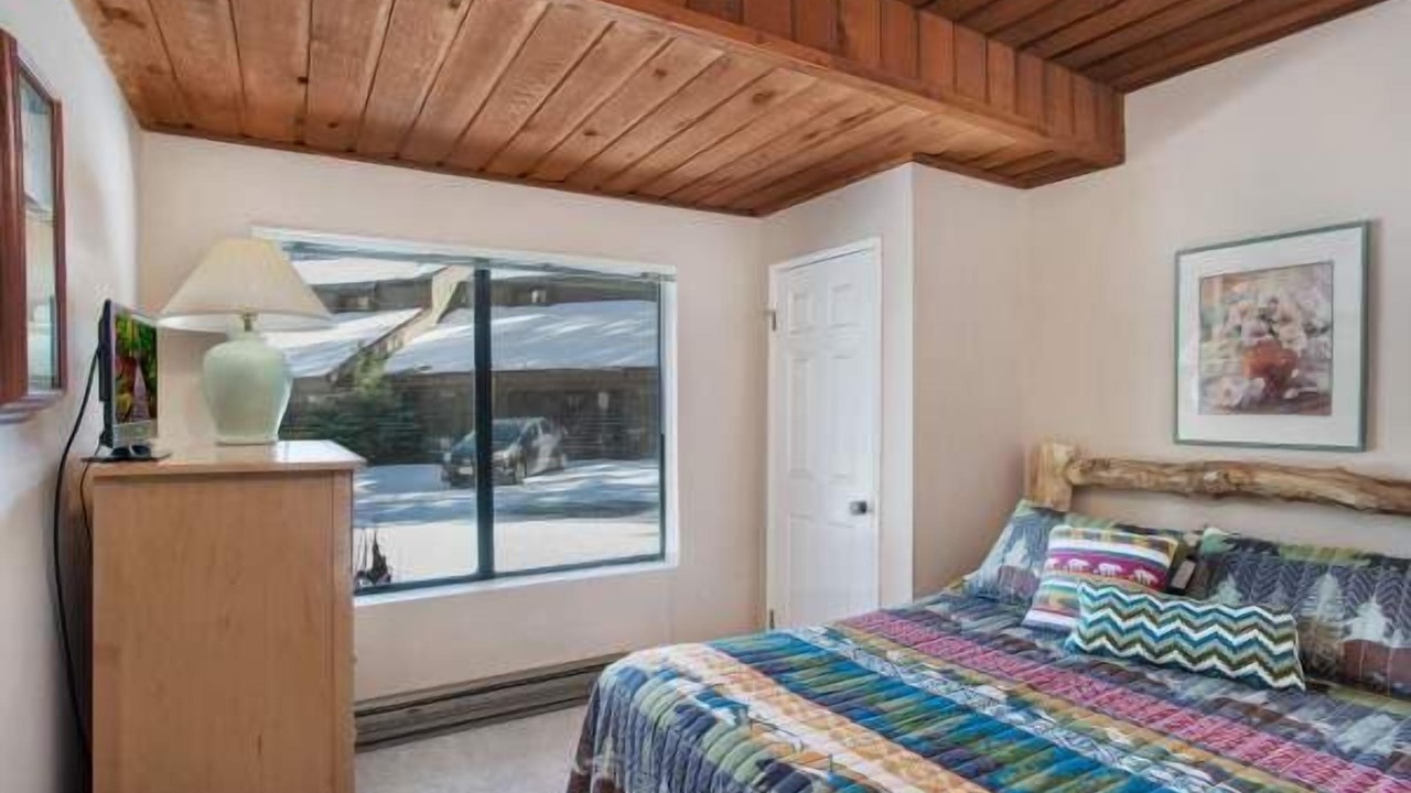 Photo of Bedroom in Mammoth Lakes