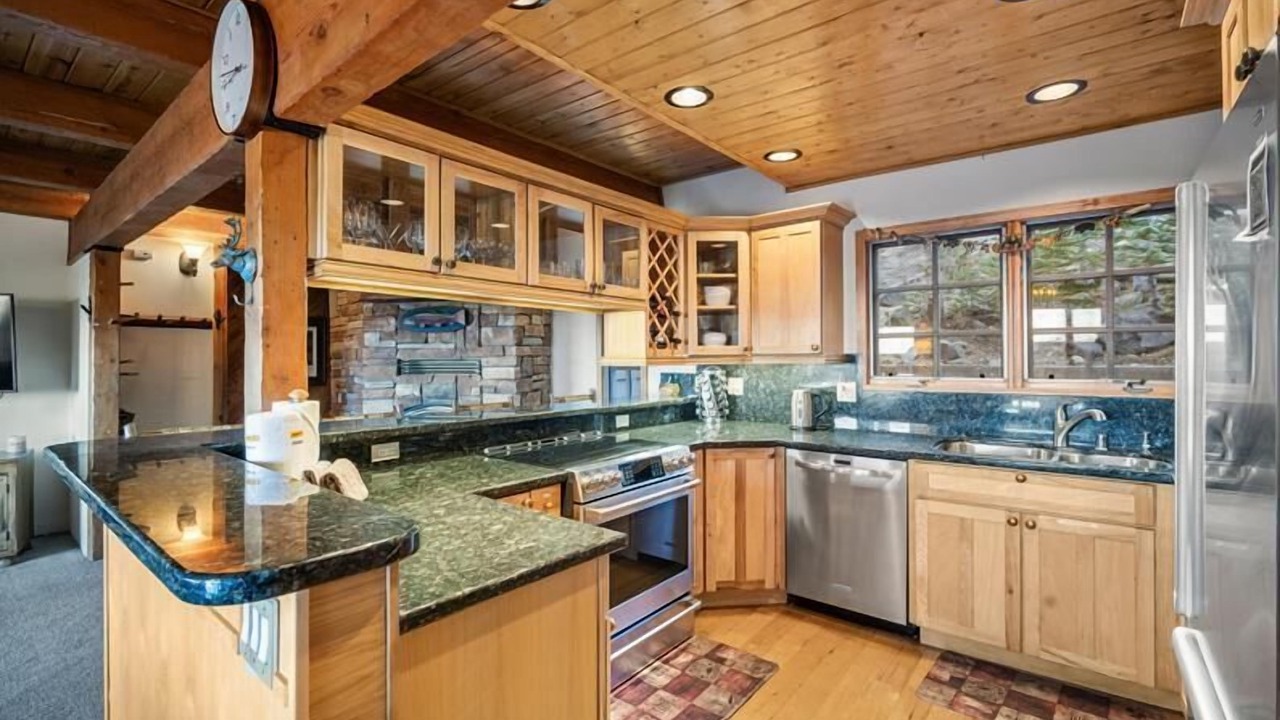 Photo of Kitchen in Mammoth Lakes