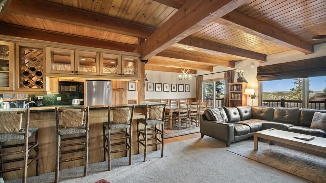 Photo of Livingroom in Mammoth Lakes
