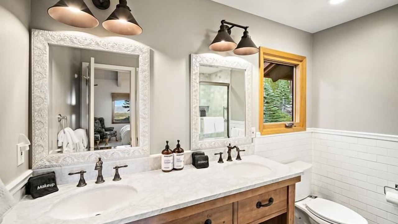 Photo of Bathroom in Mammoth Lakes