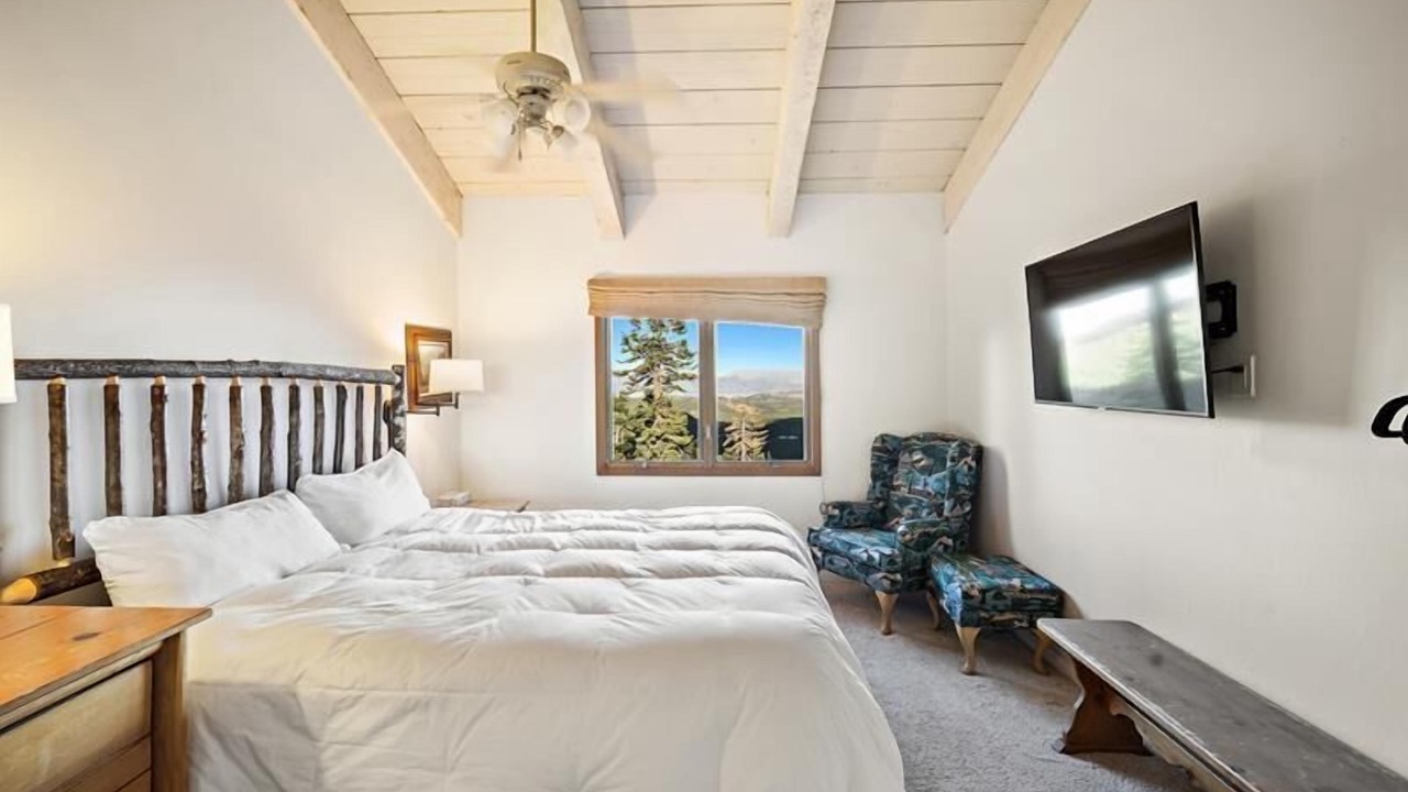 Photo of Bedroom in Mammoth Lakes