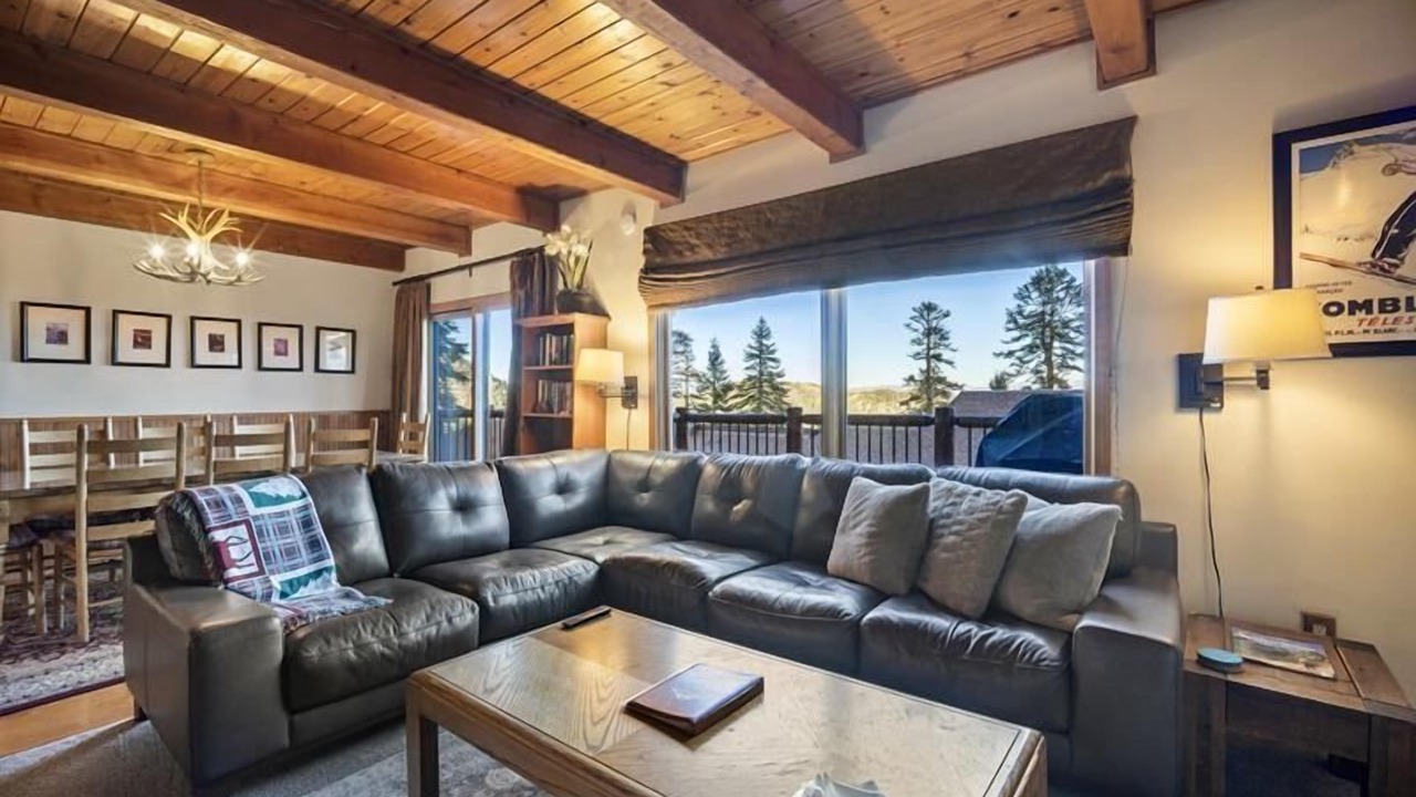 Photo of Livingroom in Mammoth Lakes