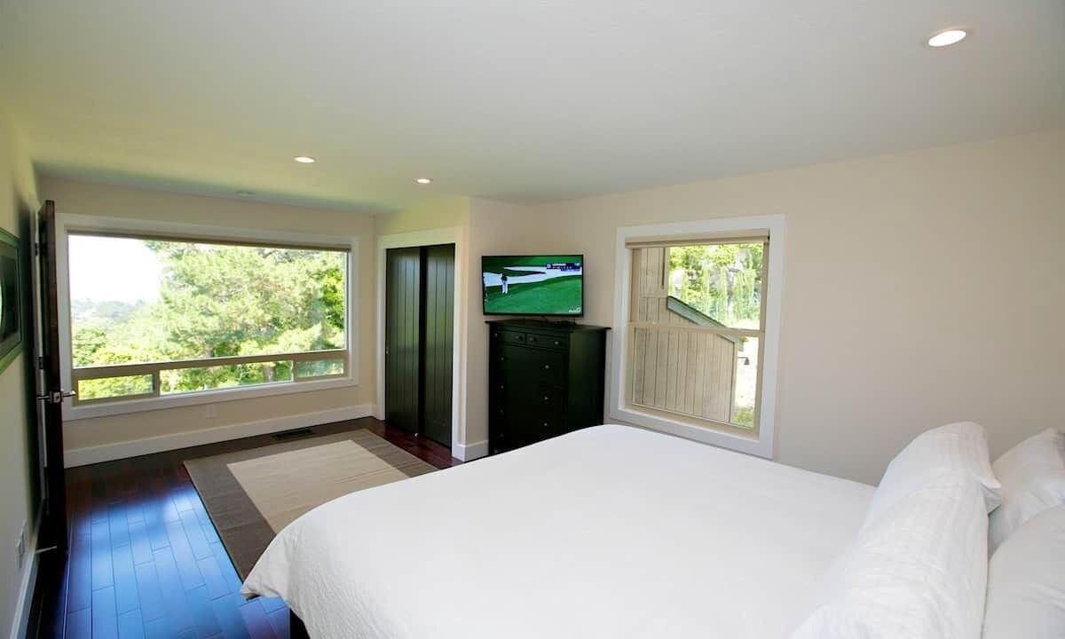 Photo of Bedroom in Monterey
