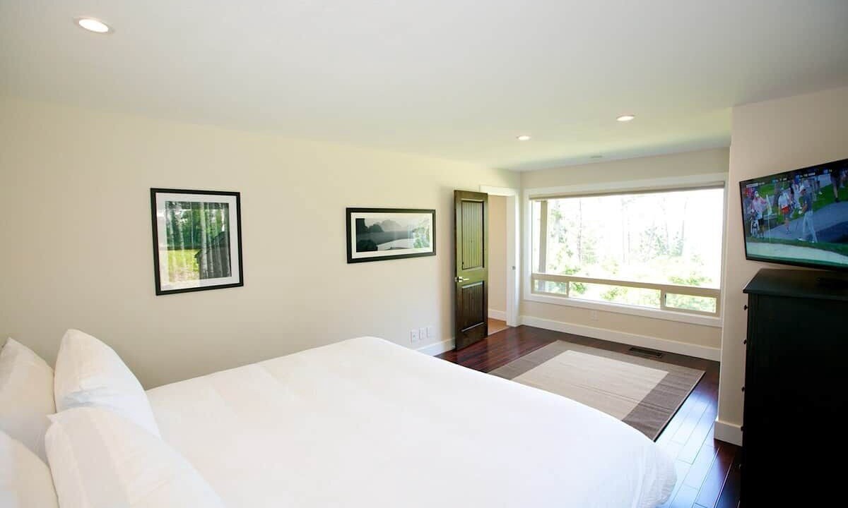 Photo of Bedroom in Monterey