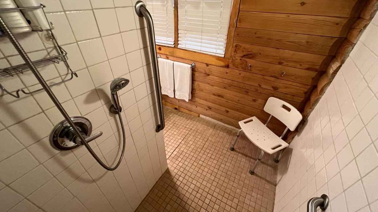 Photo of Bathroom in Groveland