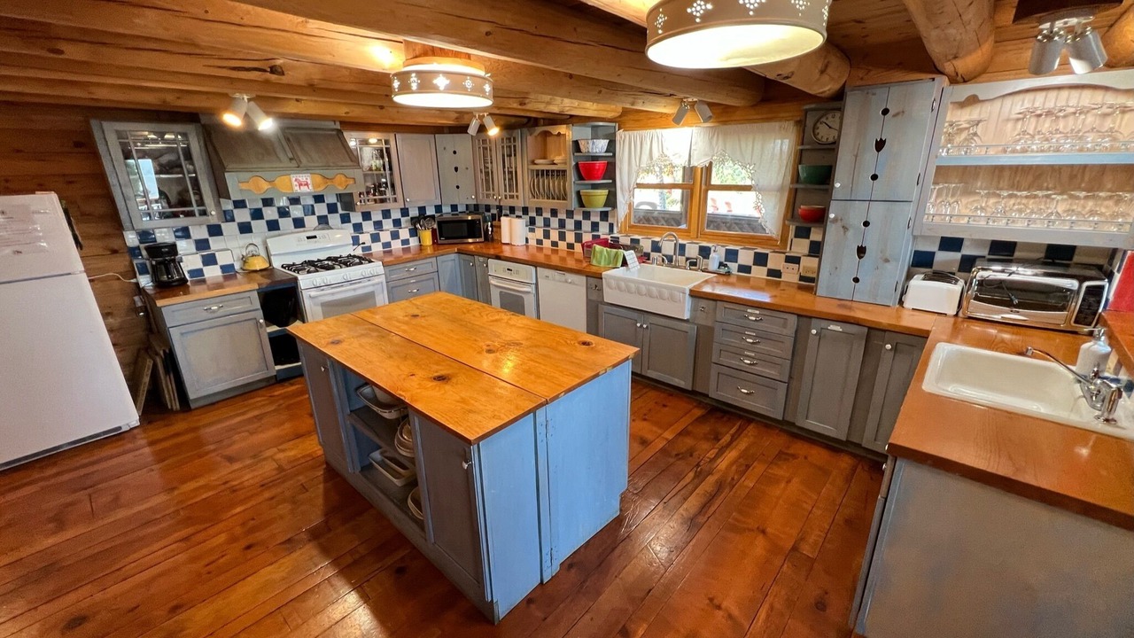 Photo of Kitchen in Groveland
