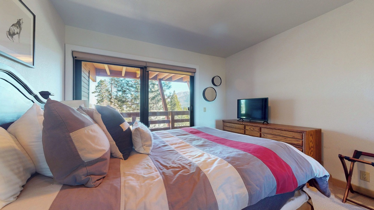 Photo of Bedroom in Mammoth Lakes