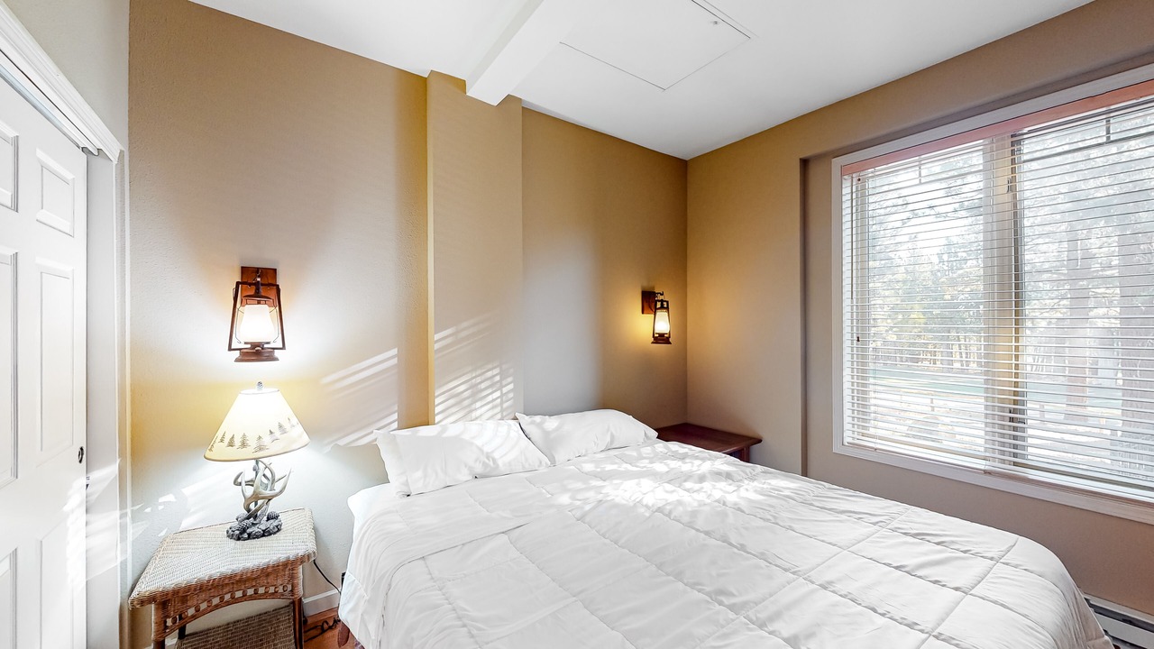 Photo of Bedroom in Mammoth Lakes