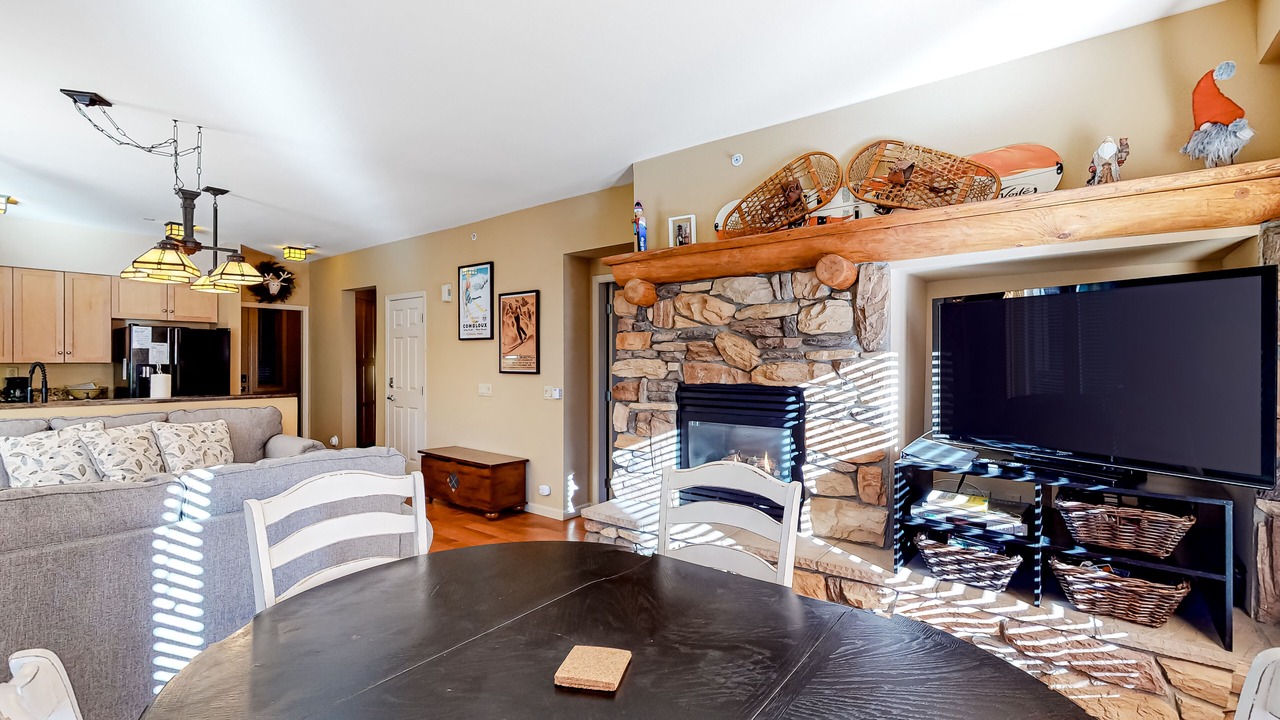 Photo of Livingroom in Mammoth Lakes