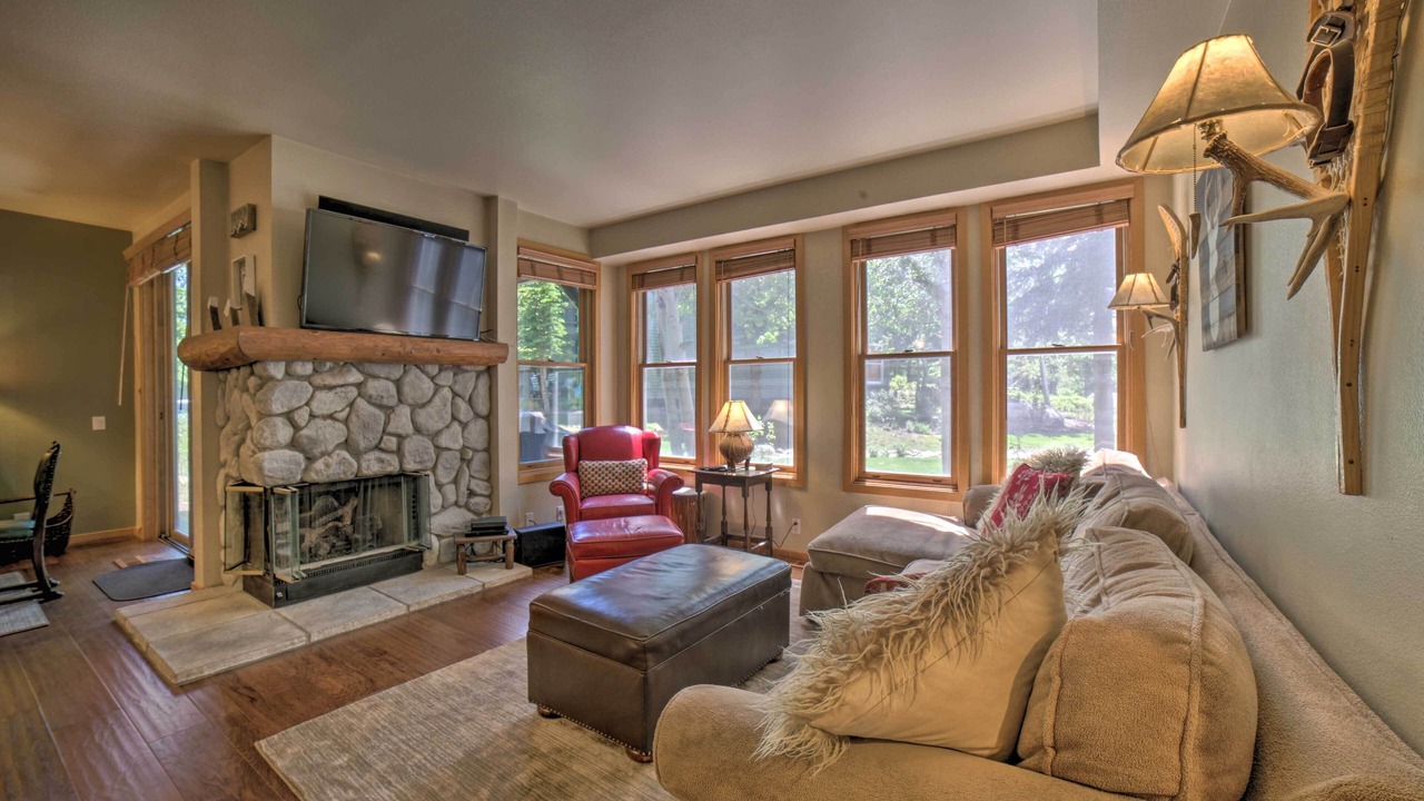 Photo of Bedroom in Mammoth Lakes