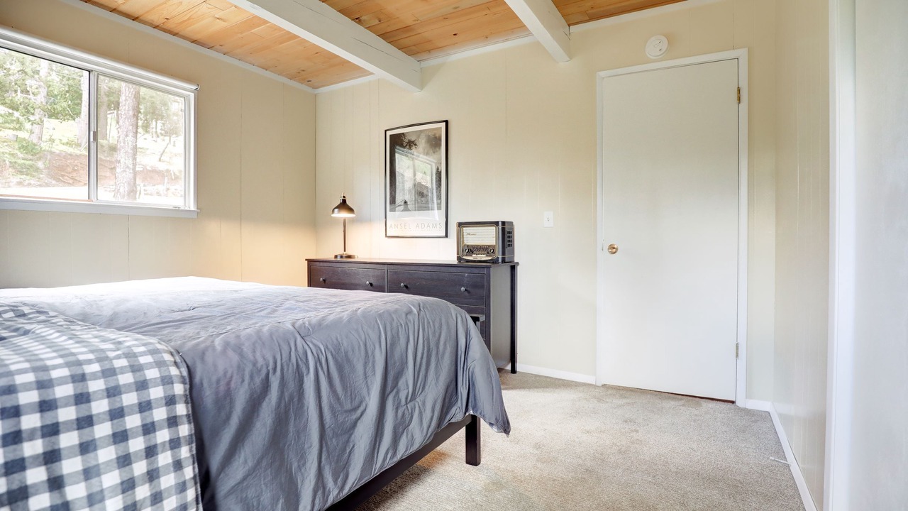 Photo of Bedroom in Groveland