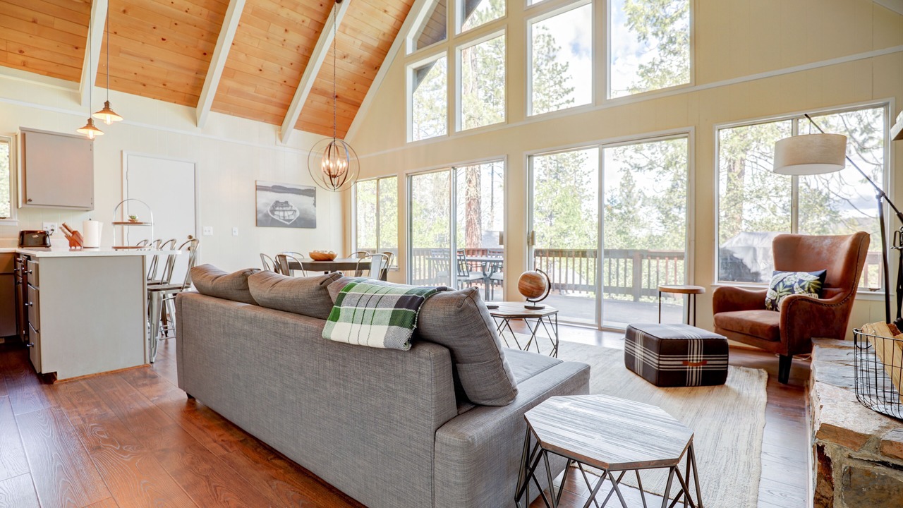 Photo of Livingroom in Groveland