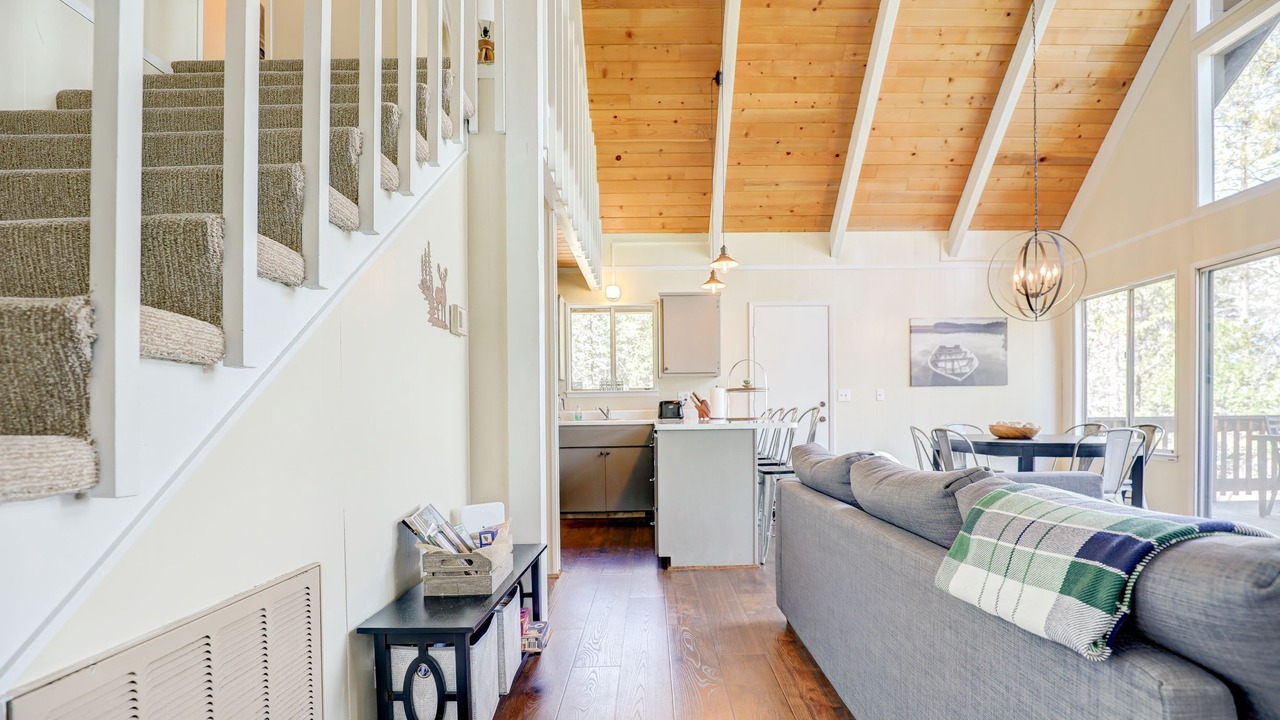 Photo of Livingroom in Groveland