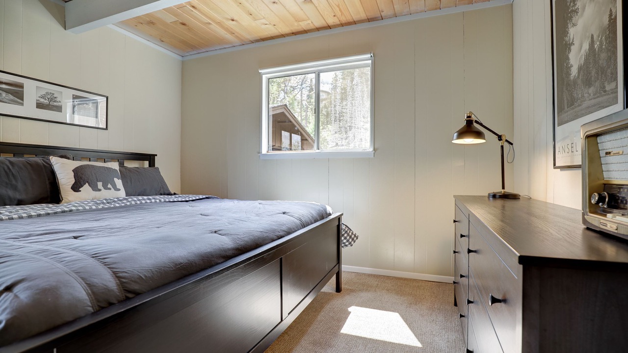 Photo of Bedroom in Groveland