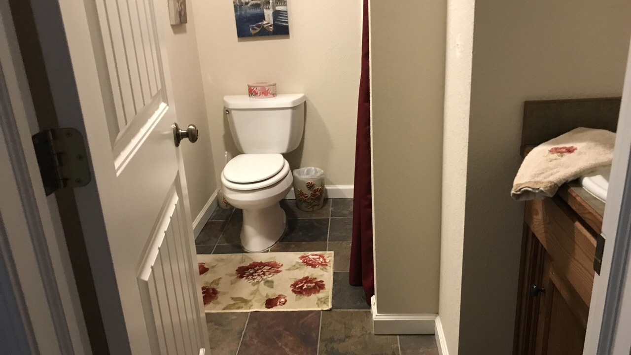 Photo of Bathroom in Mi-Wuk Village
