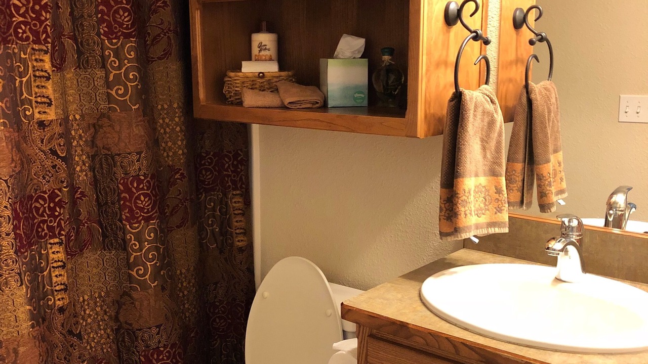 Photo of Bathroom in Mi-Wuk Village