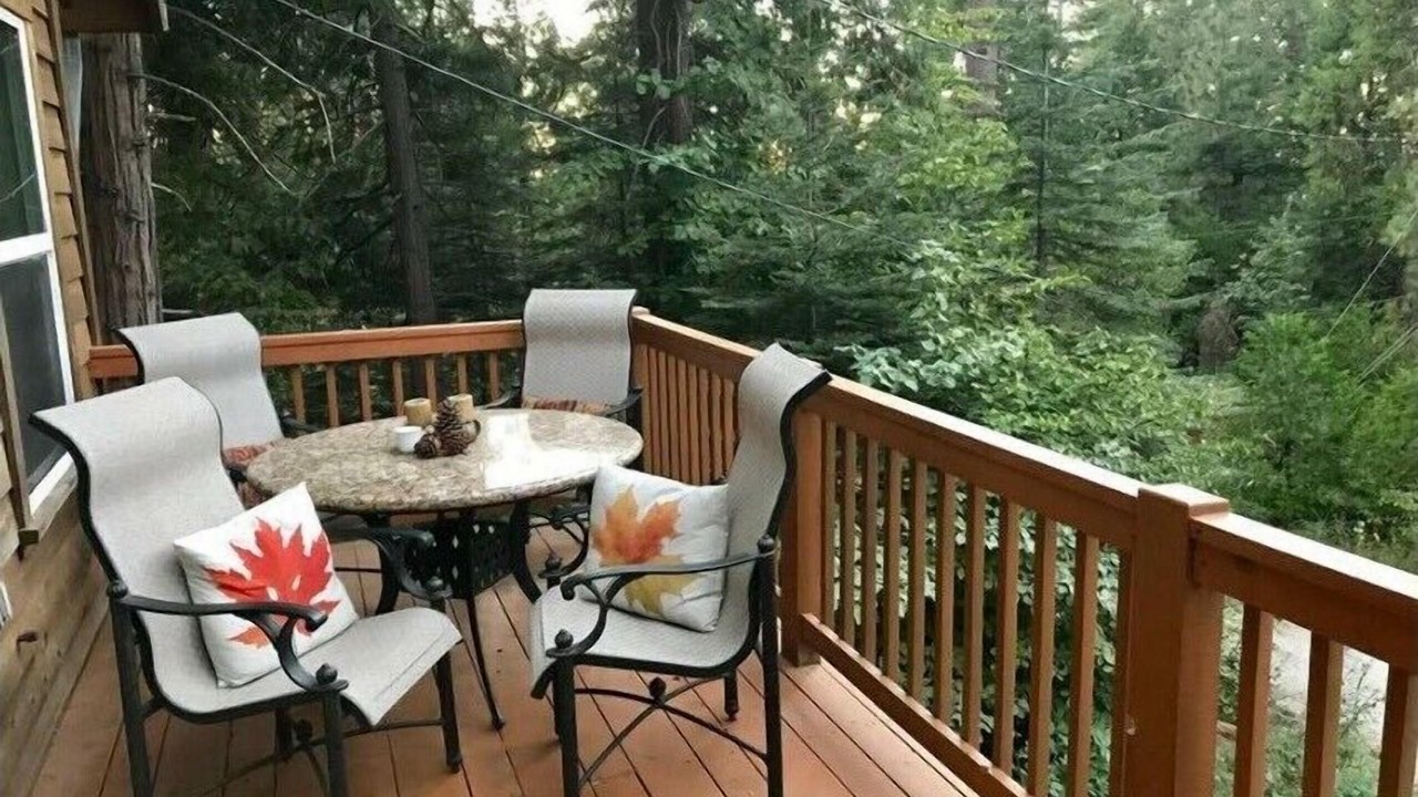 Photo of Patio Balcony in Mi-Wuk Village
